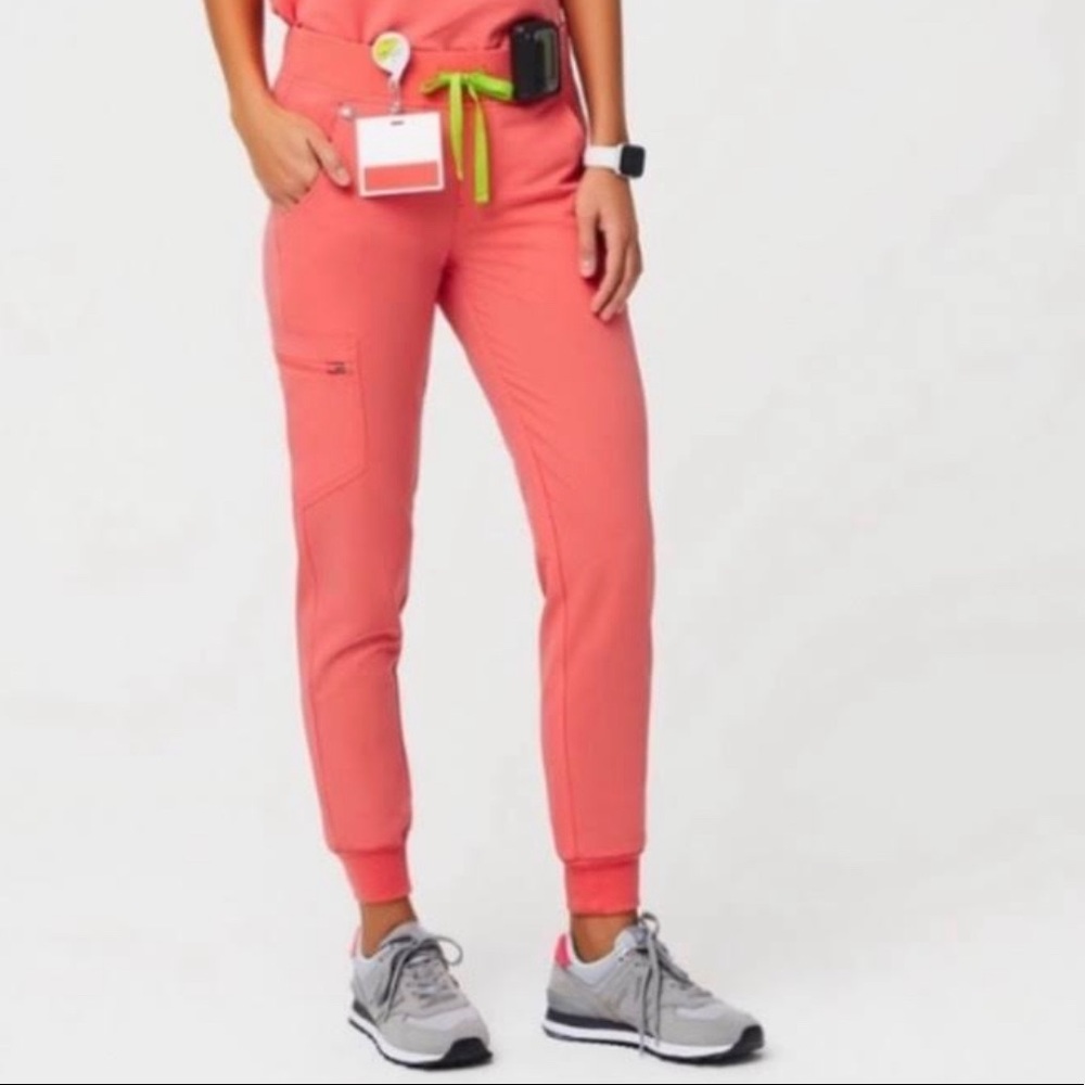 FIGS Petite Zamora Jogger, Hot coral, size small